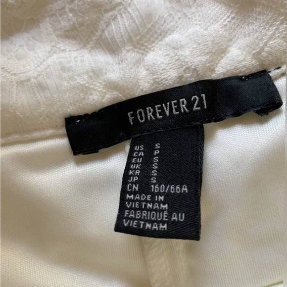 Forever 21 Girls Cream Lace Skorts NWOT SIZE S - Picture 3 of 7